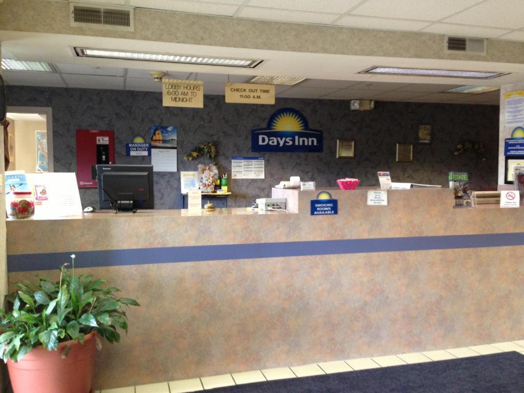 Days Inn By Wyndham Grayson Exterior foto